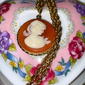 Vintage Cameo Necklace